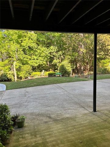 9385 Knollcrest Boulevard, Johns Creek, GA 30022