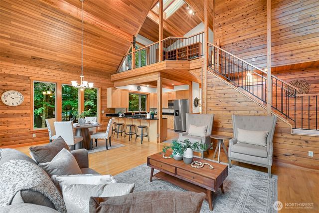37 N Summit Drive, Bellingham, WA 98229