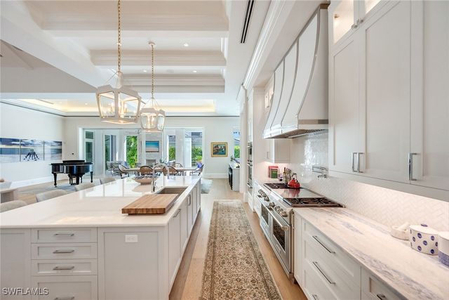 600 Fountainhead WAY, Naples, FL 34103