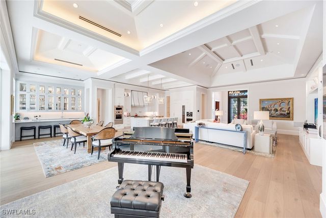 600 Fountainhead WAY, Naples, FL 34103