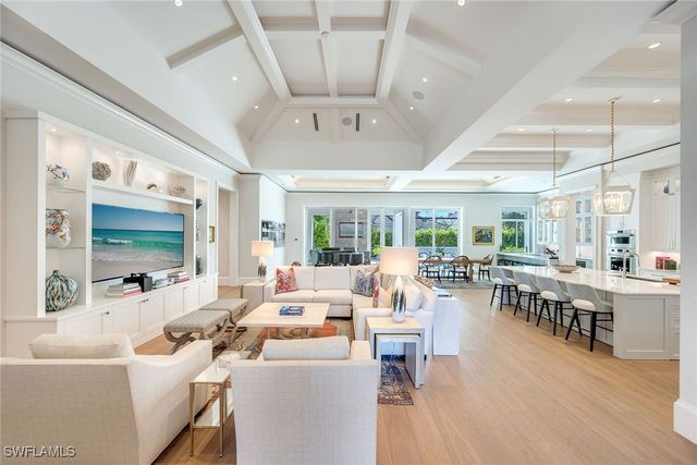 600 Fountainhead WAY, Naples, FL 34103