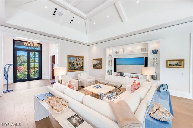 600 Fountainhead WAY, Naples, FL 34103