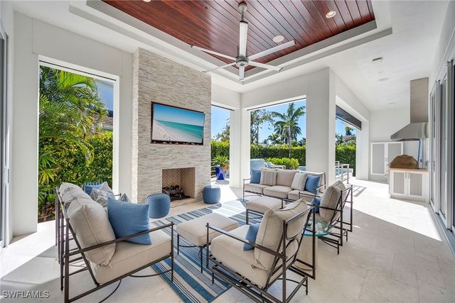 600 Fountainhead WAY, Naples, FL 34103