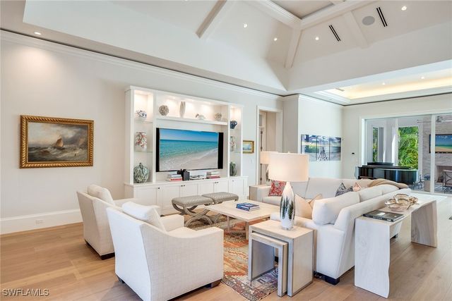 600 Fountainhead WAY, Naples, FL 34103