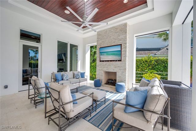 600 Fountainhead WAY, Naples, FL 34103