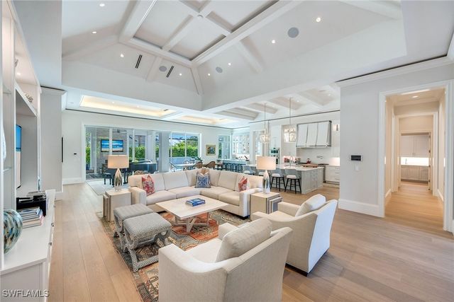 600 Fountainhead WAY, Naples, FL 34103