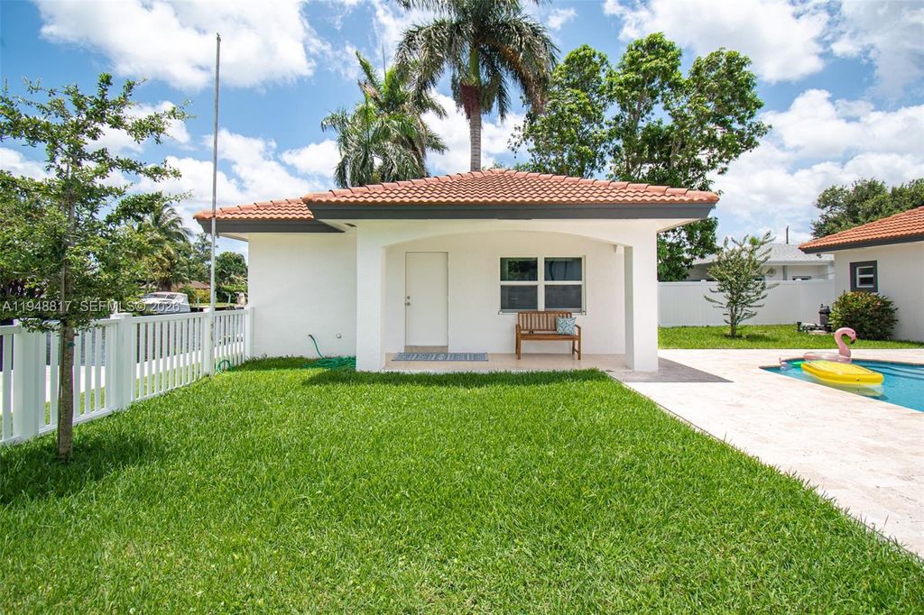 4680 SW 35th Ave, Dania Beach, FL 33312