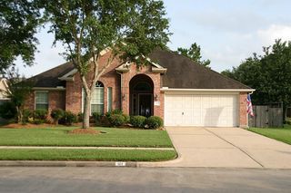 101 Greenridge Circle, League City, TX 77573