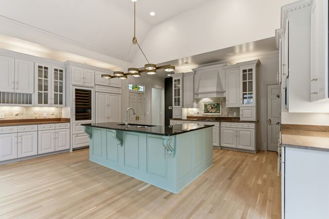 553 Grand Oaks Dr, Brentwood, TN 37027