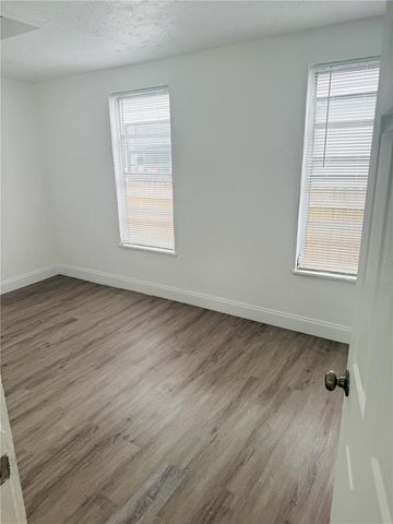2116 W PINE STREET, Tampa, FL 33607