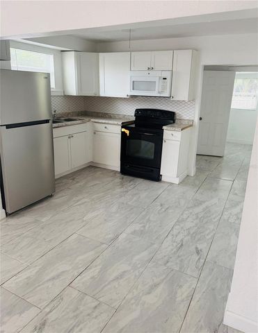 2116 W PINE STREET, Tampa, FL 33607
