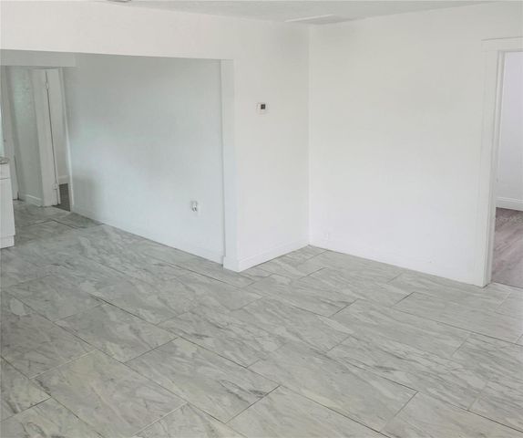 2116 W PINE STREET, Tampa, FL 33607