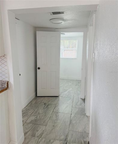 2116 W PINE STREET, Tampa, FL 33607