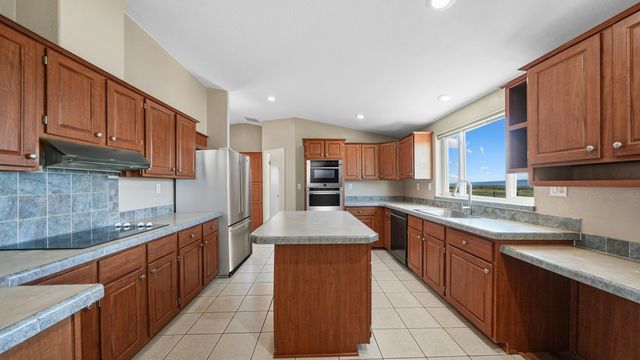 2062 Three Eagles Way, Loma, CO 81524
