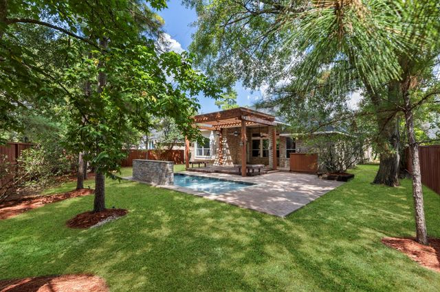 70 N Rocky Point Circle, The Woodlands, TX 77389