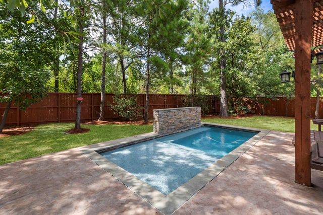 70 N Rocky Point Circle, The Woodlands, TX 77389