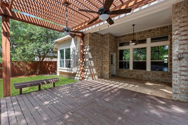 70 N Rocky Point Circle, The Woodlands, TX 77389