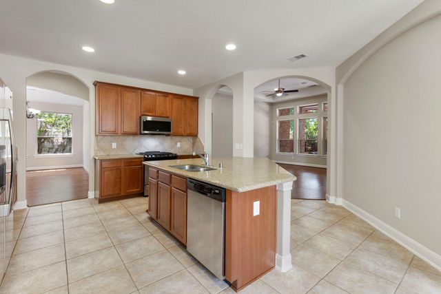 70 N Rocky Point Circle, The Woodlands, TX 77389