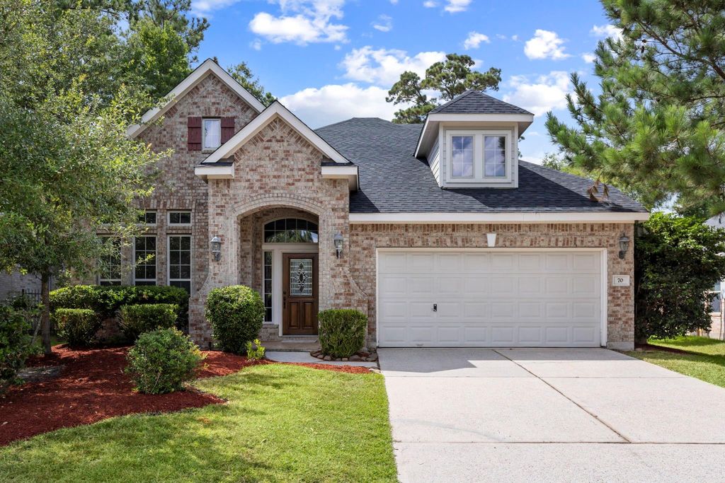 70 N Rocky Point Circle, The Woodlands, TX 77389