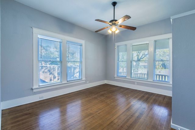 609 Herring Avenue, Waco, TX 76708