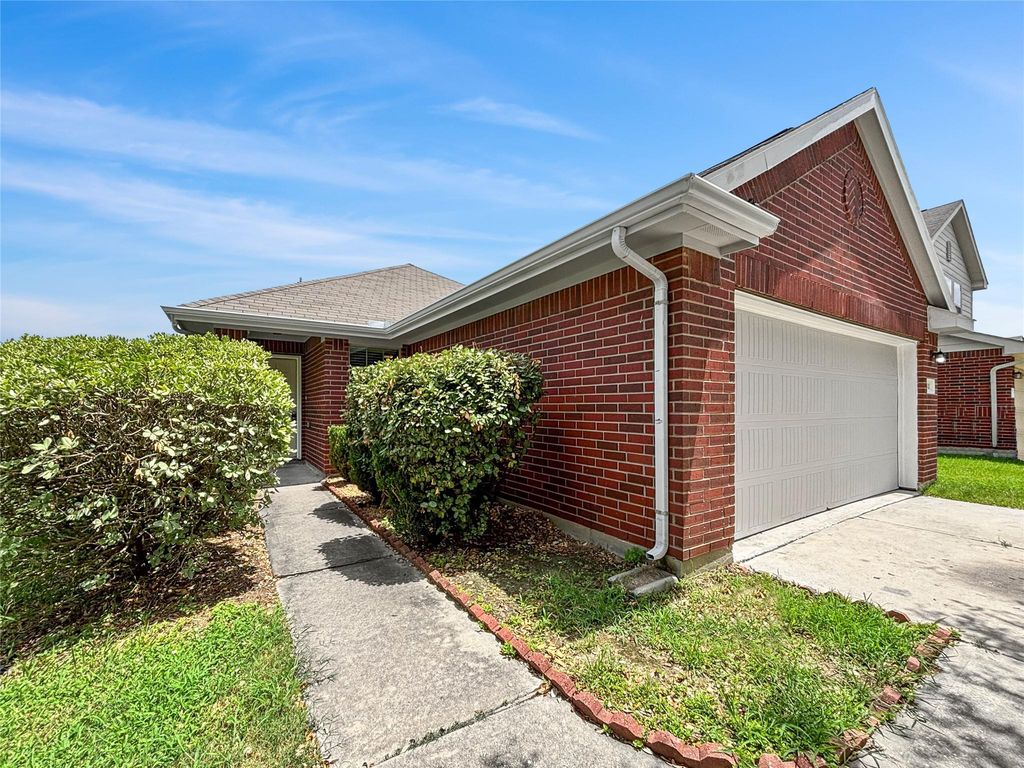 4311 Amaryllis Avenue, Baytown, TX 77521
