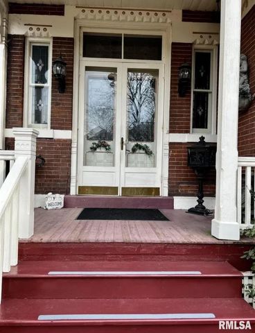 822 N 6TH Street, Quincy, IL 62301