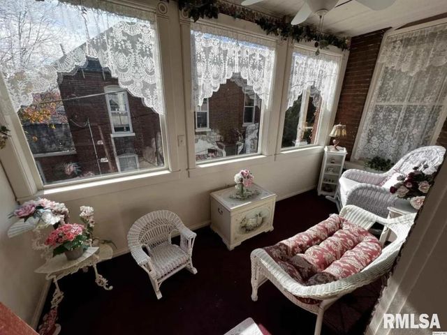 822 N 6TH Street, Quincy, IL 62301