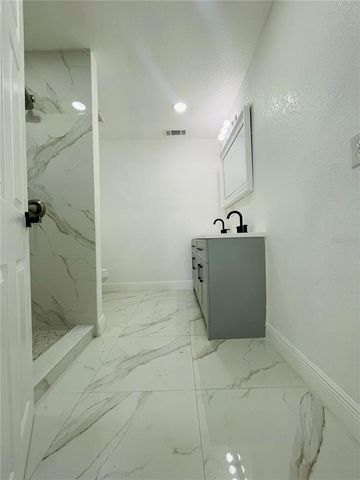 1129 W 6TH STREET, Lakeland, FL 33805