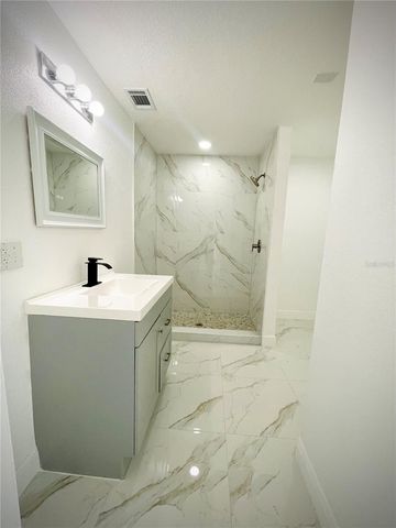 1129 W 6TH STREET, Lakeland, FL 33805