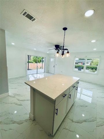 1129 W 6TH STREET, Lakeland, FL 33805