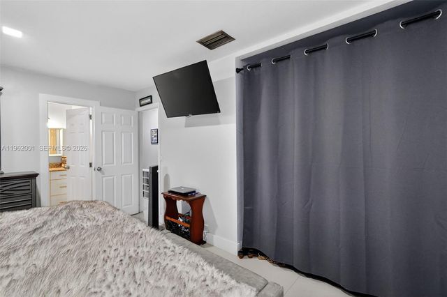 16832 NW 52nd Ave, Miami Gardens, FL 33055