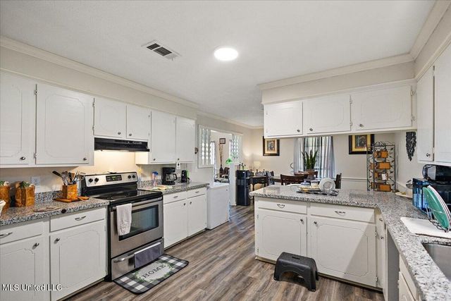 5046 Raintree Drive, Byram, MS 39272