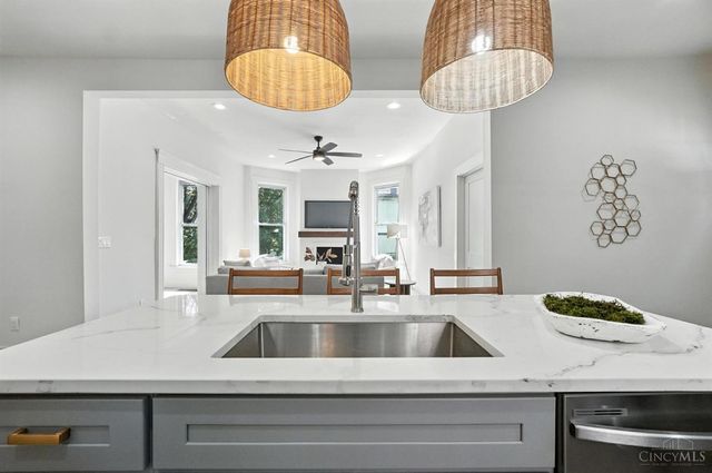 871 Hutchins Avenue, Cincinnati, OH 45229