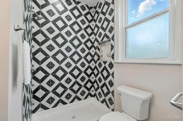 871 Hutchins Avenue, Cincinnati, OH 45229