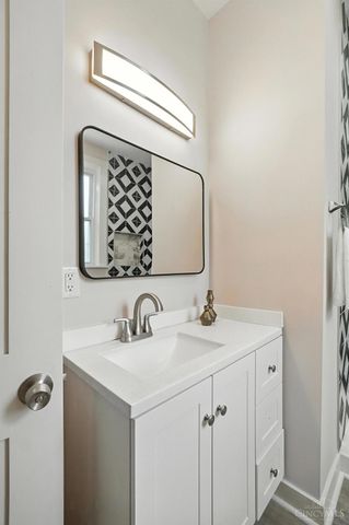 871 Hutchins Avenue, Cincinnati, OH 45229