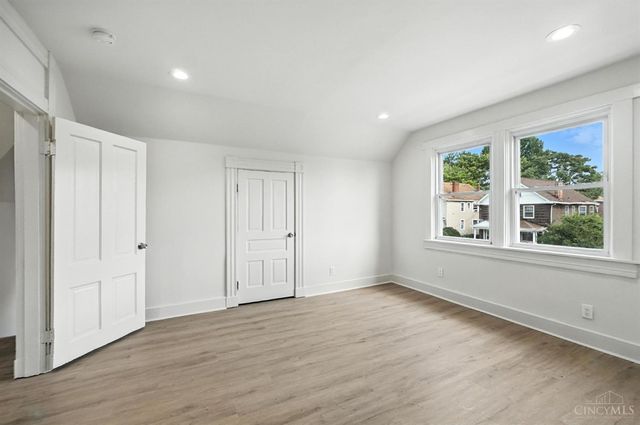 871 Hutchins Avenue, Cincinnati, OH 45229