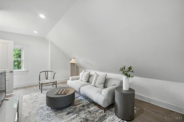 871 Hutchins Avenue, Cincinnati, OH 45229