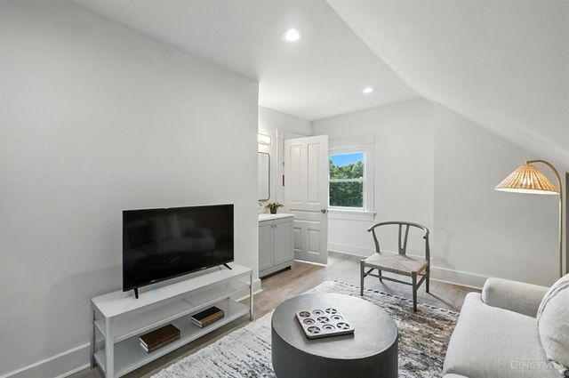 871 Hutchins Avenue, Cincinnati, OH 45229