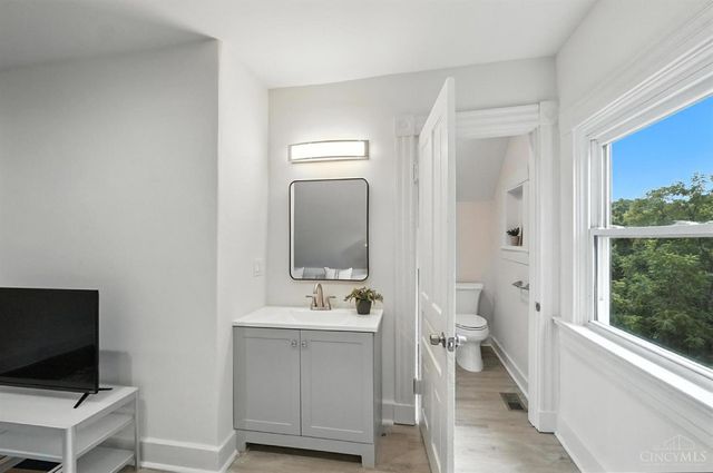 871 Hutchins Avenue, Cincinnati, OH 45229