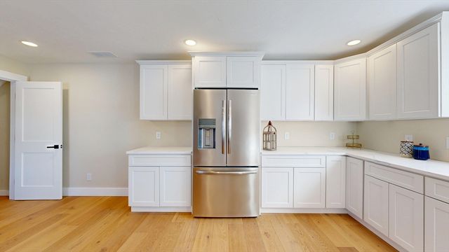 42 Hastings Avenue, Worcester, MA 01606