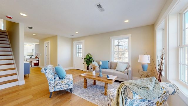 42 Hastings Avenue, Worcester, MA 01606