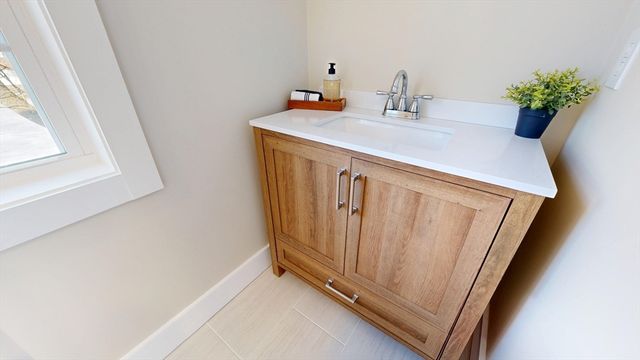 42 Hastings Avenue, Worcester, MA 01606