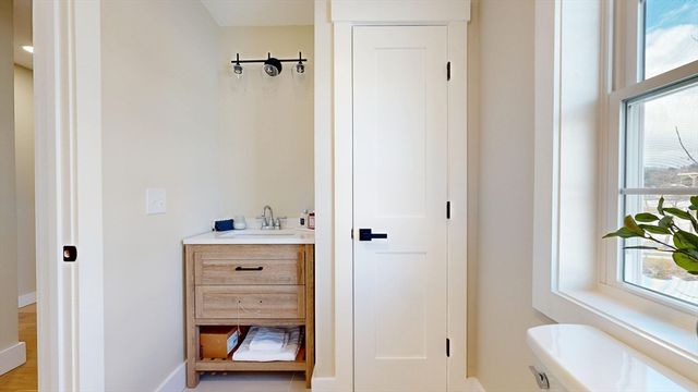 42 Hastings Avenue, Worcester, MA 01606