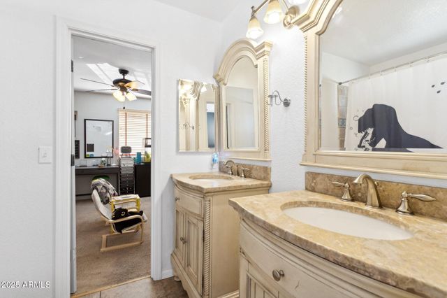 1255 W SEA SHELL Drive, Gilbert, AZ 85233