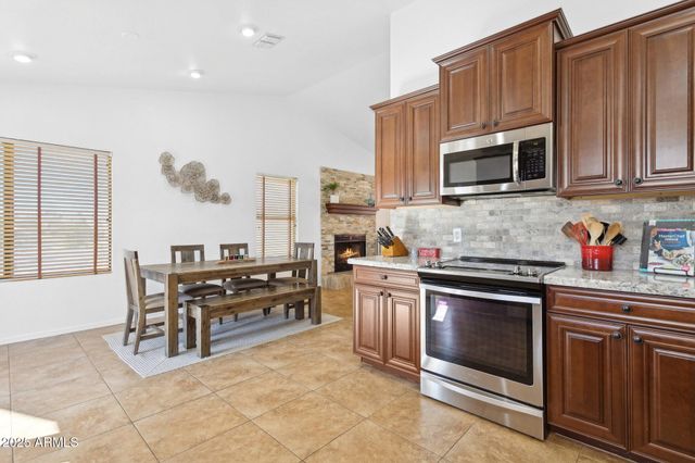 1255 W SEA SHELL Drive, Gilbert, AZ 85233