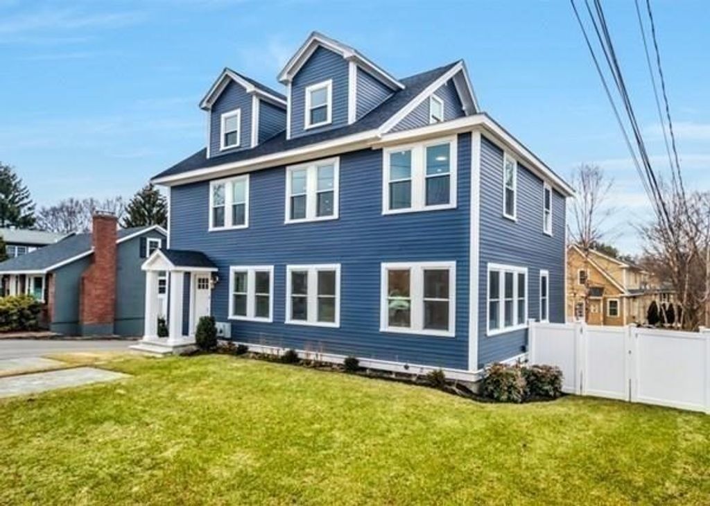31 Oak Street 2, Wellesley, MA 02482