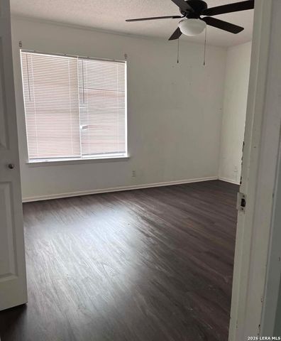 911 Vance Jackson Rd Apt 214, San Antonio, TX 78201