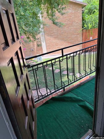 911 Vance Jackson Rd Apt 214, San Antonio, TX 78201
