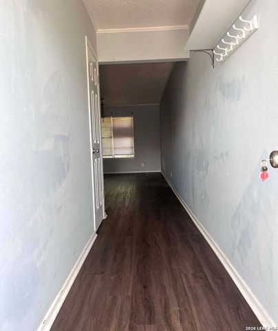 911 Vance Jackson Rd Apt 214, San Antonio, TX 78201