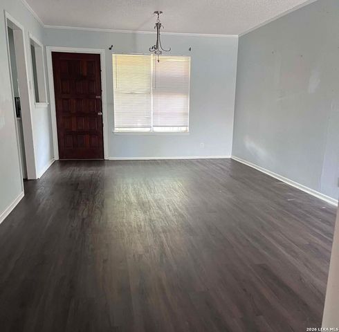 911 Vance Jackson Rd Apt 214, San Antonio, TX 78201